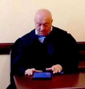 [VIDEO] Sędzia Agnieszka Połyniak uznała policjantów mających problemy z pamięcią za wiarygodnych. Pracodawczynię z Kłodzka skazała prawomocnie na 120 godzin robót publicznych za ich rzekome znieważenie. Ale nie nakazała ich przepraszać!