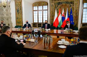 [VIDEO] Premier Mateusz Morawiecki na jubileuszowym szczycie państw Grupy Wyszehradzkiej: działamy w sposób solidarny