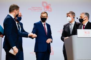 [VIDEO] Premier Mateusz Morawiecki na jubileuszowym szczycie państw Grupy Wyszehradzkiej: działamy w sposób solidarny
