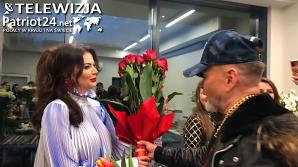 [VIDEO] Helikopterem przyleciał Rutkowski, by z żoną Mają i dziećmi wziąć udział w otwarciu kliniki MultiDent w Stalowej Woli!