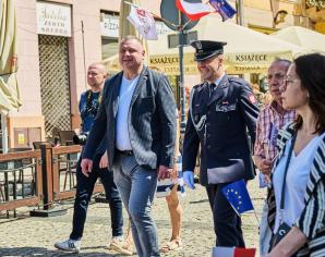 Uroczyste Obchody 20. Rocznicy Wstąpienia Polski do Unii Europejskiej z Udziałem Żołnierzy Ośrodka Reprezentacyjnego Wojsk Obrony Terytorialnej.