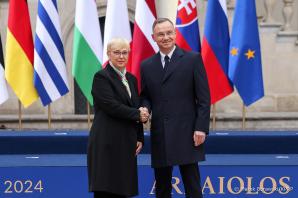O priorytetach zbliżającej się prezydencji Polski w Radzie UE, w obliczu globalnych wyzwań, tematami rozmów przywódców uczestniczących w szczycie Grupy Arraiolos