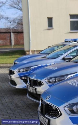 55 nowych radiowozów dla policjantów garnizonu dolnośląskiego