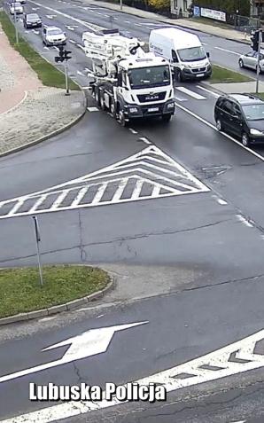 [VIDEO] Policyjna eskorta do szpitala. Liczyła się każda sekunda