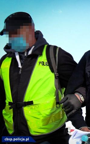[VIDEO] Ekstradycja z Niderlandów podejrzanego o kierowanie grupą przestępczą