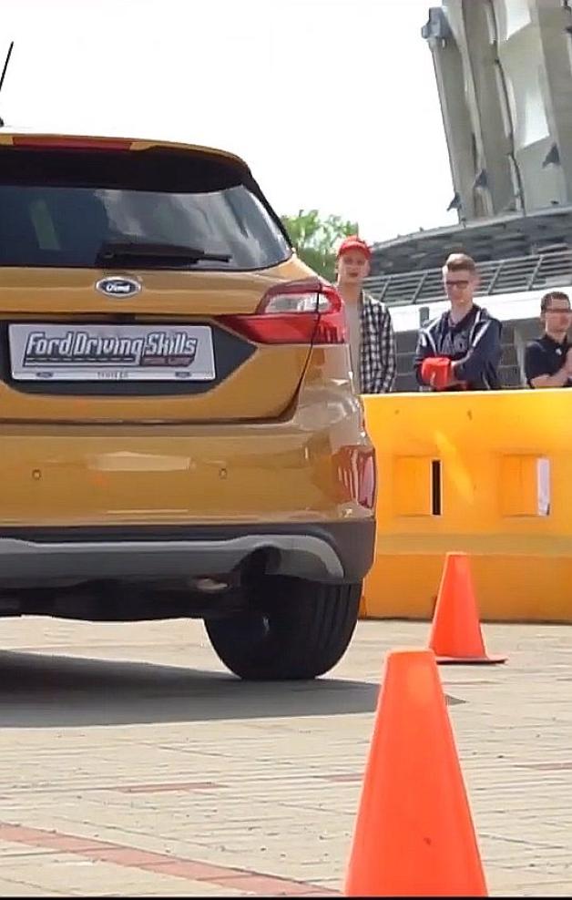 [VIDEO] Blisko 3000 młodych kierowców przeszło bezpłatne szkolenia z bezpieczeństwa jazdy.