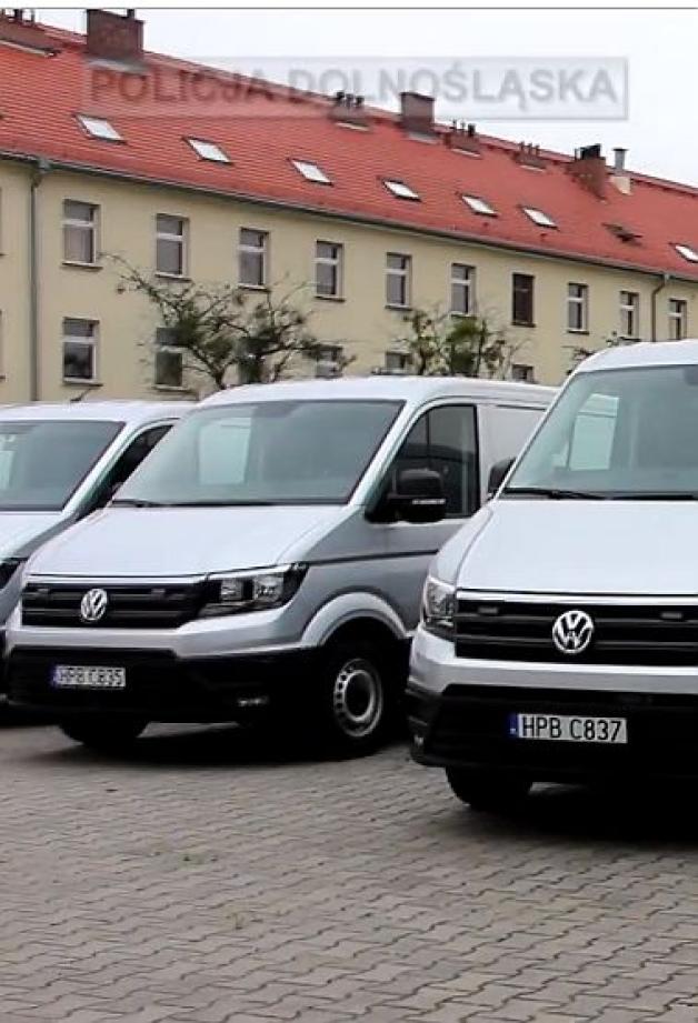 [VIDEO] Nowe radiowozy dla dolnośląskich Policjantów