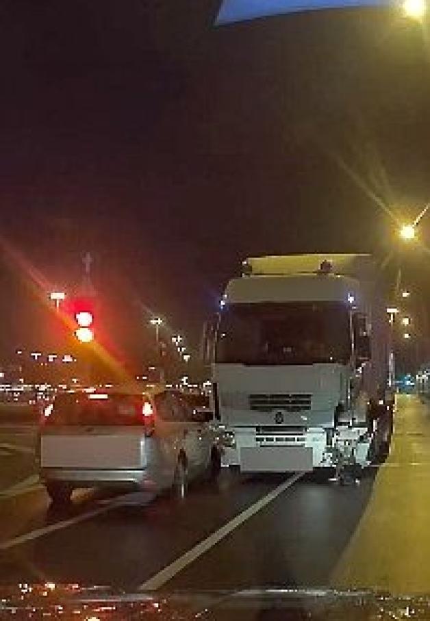 [VIDEO] Pijany ukraiński kierowca TIR-a i jego szaleńcza jazda ulicami Warszawy!