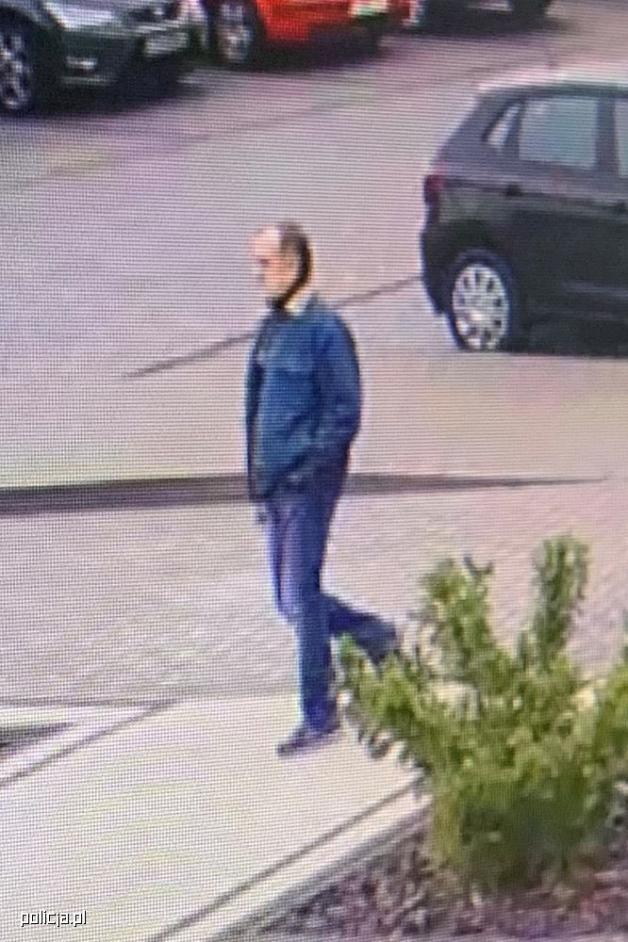 Rozpoznajesz tego mężczyznę? Ukradł opla przy Centrum Onkologicznym w Bydgoszczy